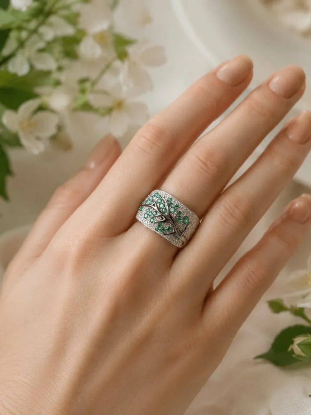 Emerald Tree of Life Silver Tone Statement Ring Size 7 NWT